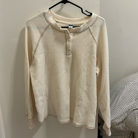 Old navy therma shirt - Picture 1 of 3